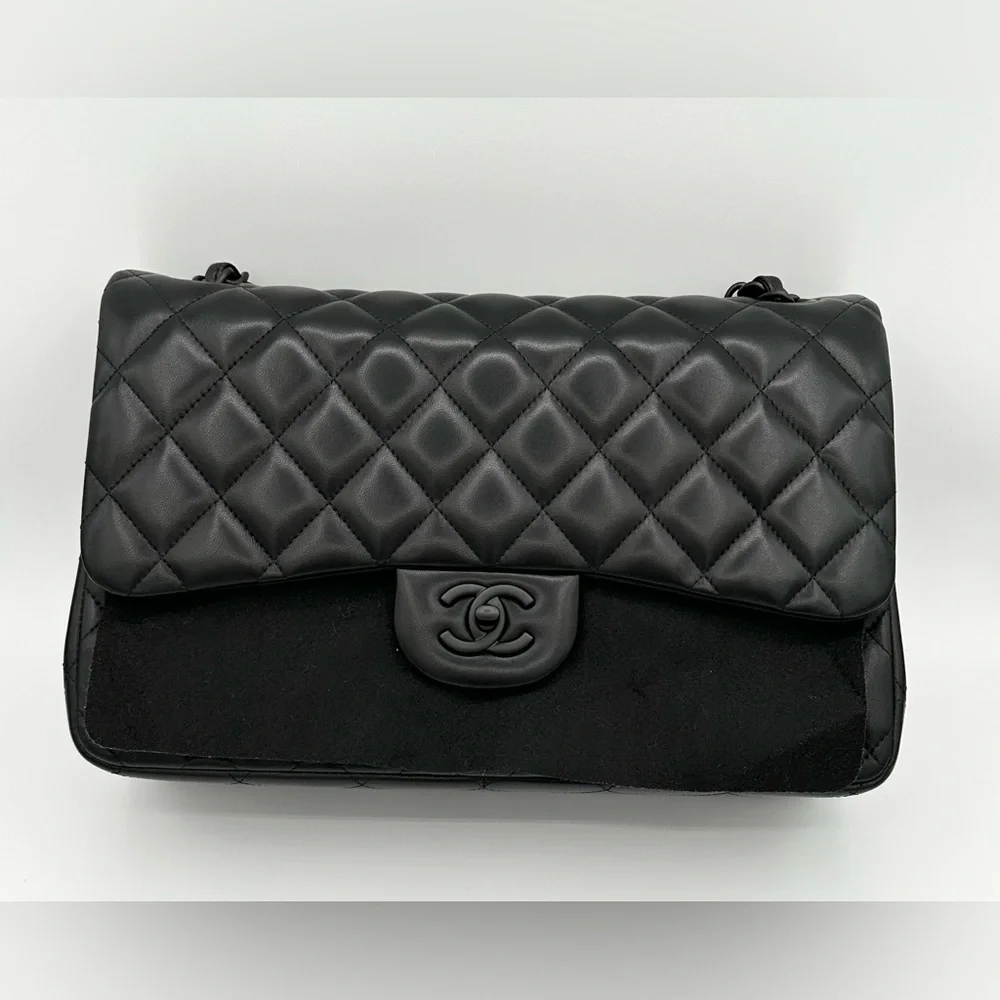 Chanel So Black Jumbo Lambskin - Picture 1 of 12